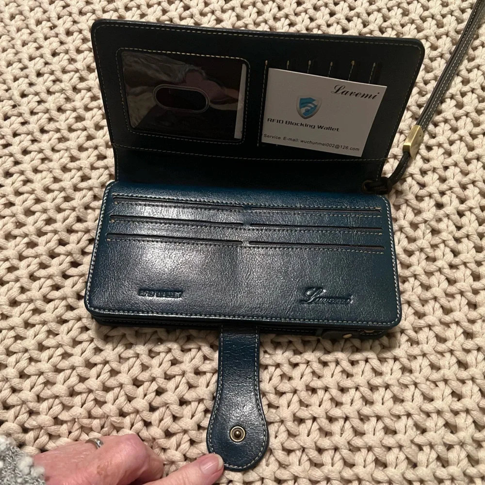 Navy Blue Leather RFID Large Capacity Wristlet/Wallet NWT